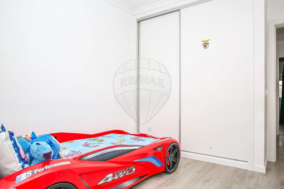 Apartamento T3 para Arrendamento em Aveiras de Cima Foto 32