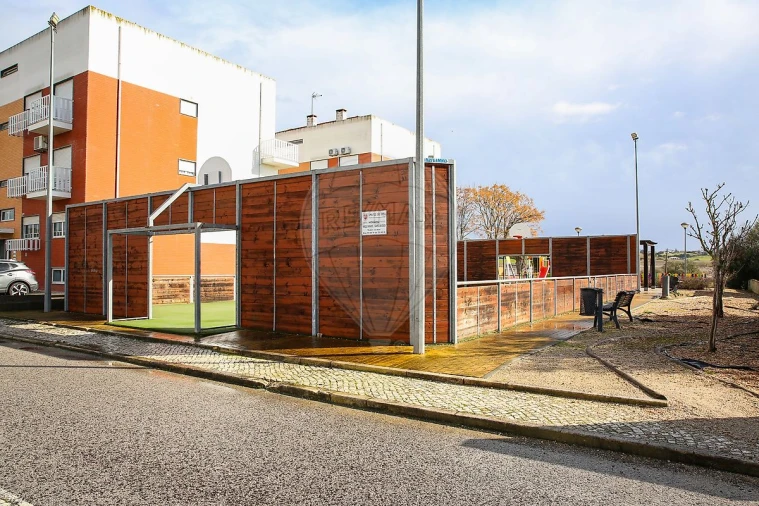 Apartamento T3 para Arrendamento em Aveiras de Cima Foto 5