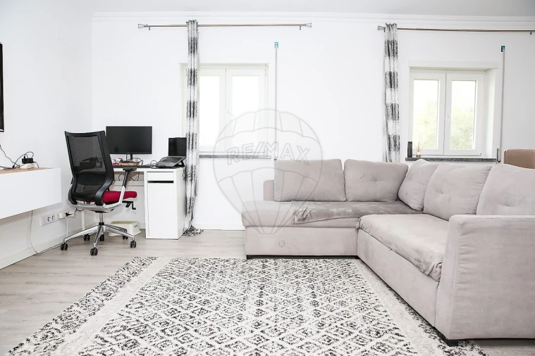 Apartamento T3 para Arrendamento em Aveiras de Cima Foto 3