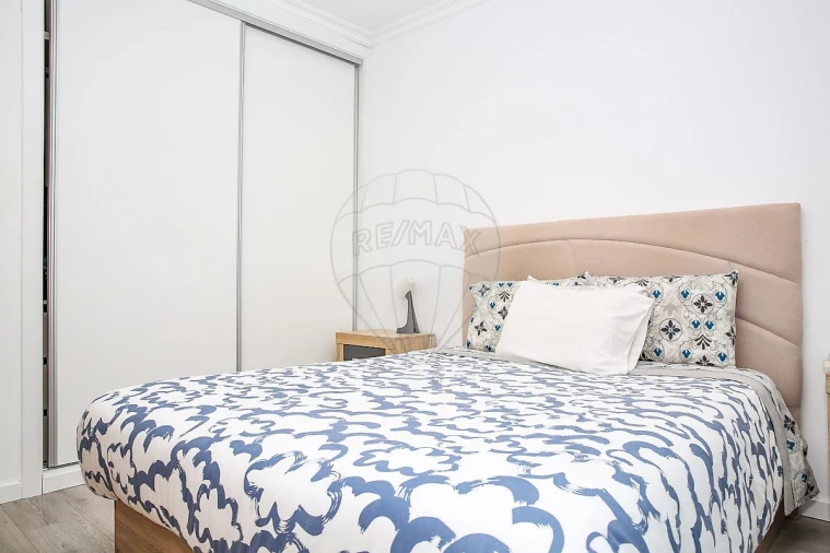 Apartamento T3 para Arrendamento em Aveiras de Cima Foto 37