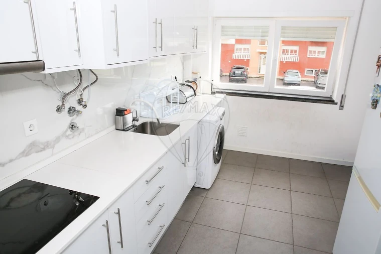 Apartamento T3 para Arrendamento em Aveiras de Cima Foto 18