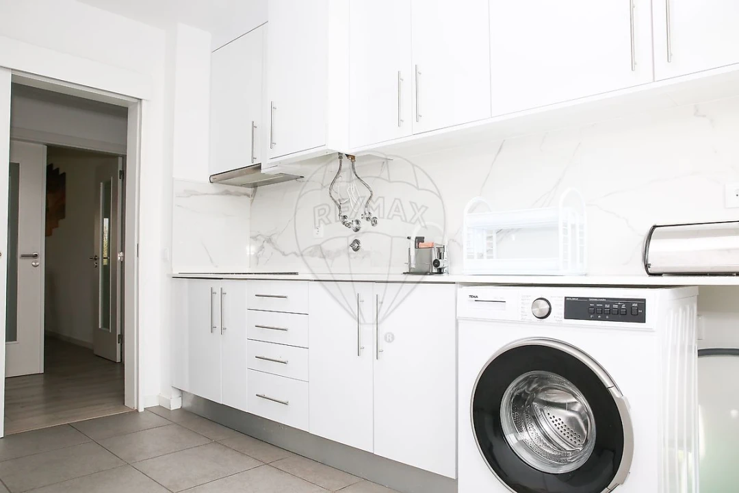 Apartamento T3 para Arrendamento em Aveiras de Cima Foto 19