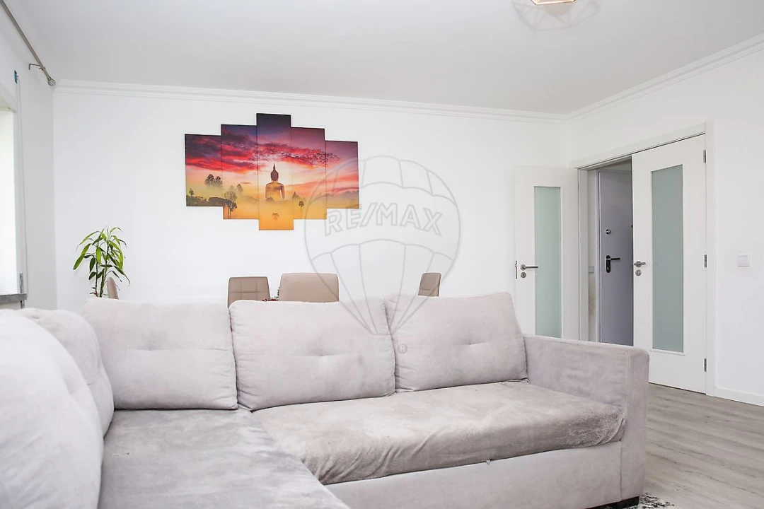 Apartamento T3 para Arrendamento em Aveiras de Cima Foto 11