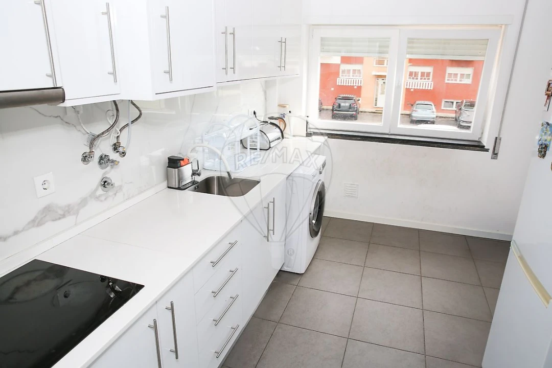 Apartamento T3 para Arrendamento em Aveiras de Cima Foto 18