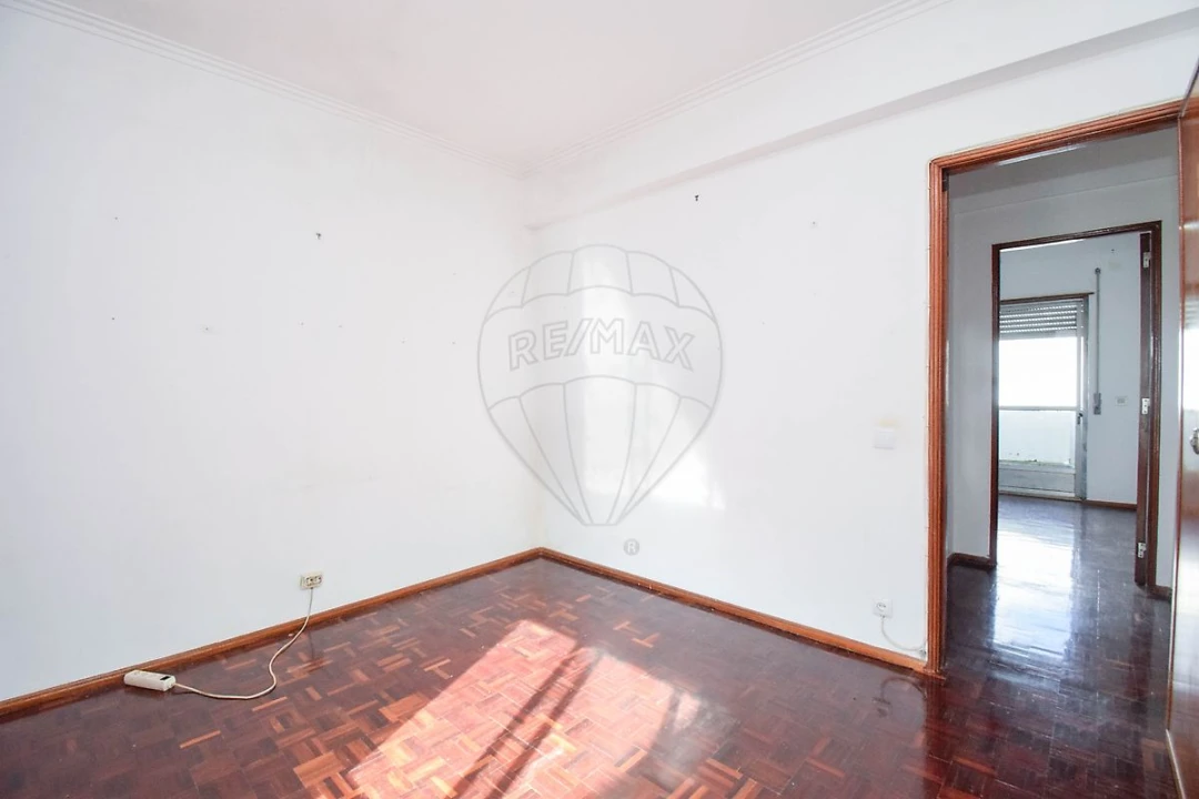 Apartamento T3 para Venda em Águas Livres Foto 3