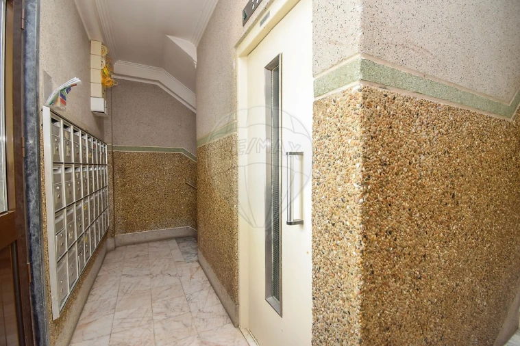 Apartamento T3 para Venda em Águas Livres Foto 25