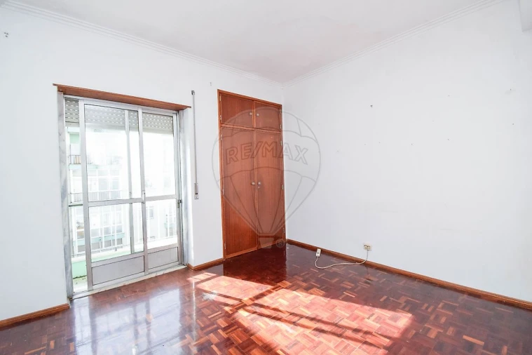 Apartamento T3 para Venda em Águas Livres Foto 2