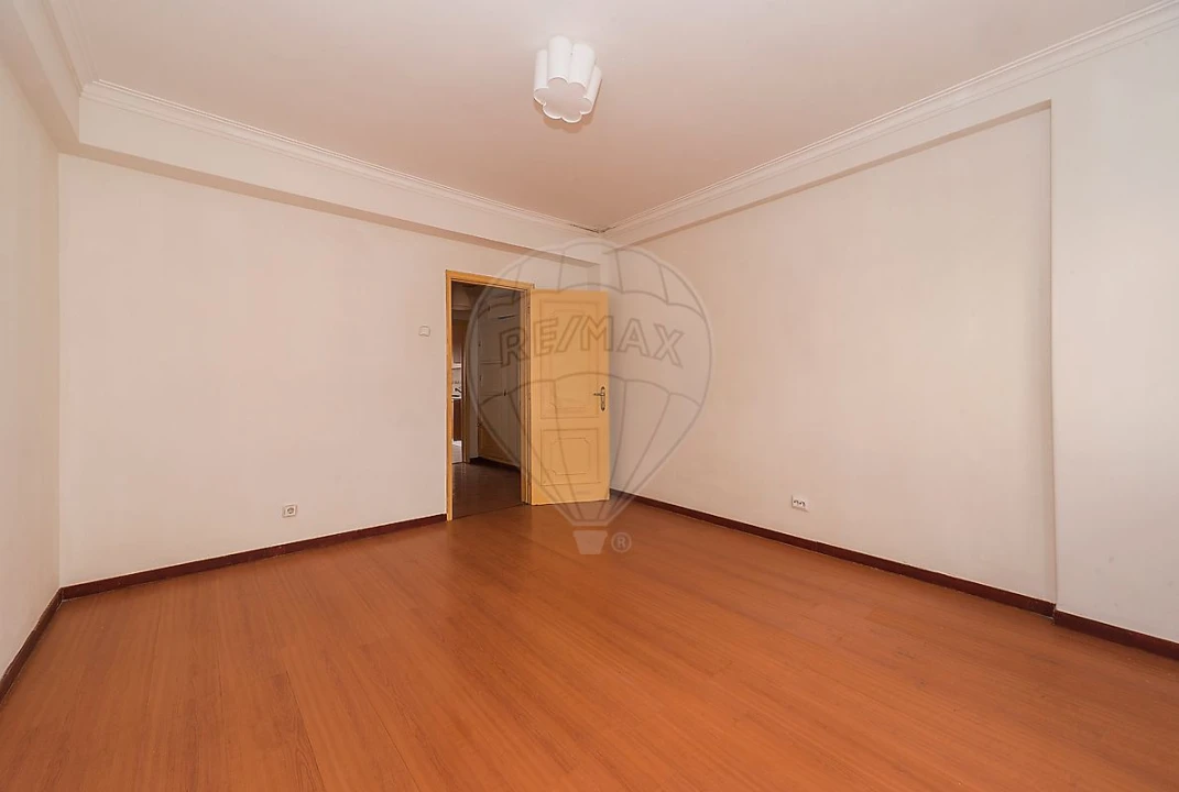 Apartamento T3 para Venda em Massamá e Monte Abraão Foto 10