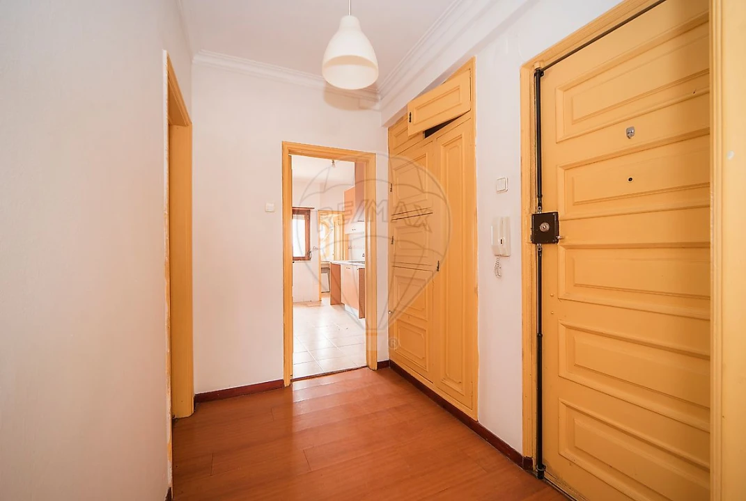 Apartamento T3 para Venda em Massamá e Monte Abraão Foto 2