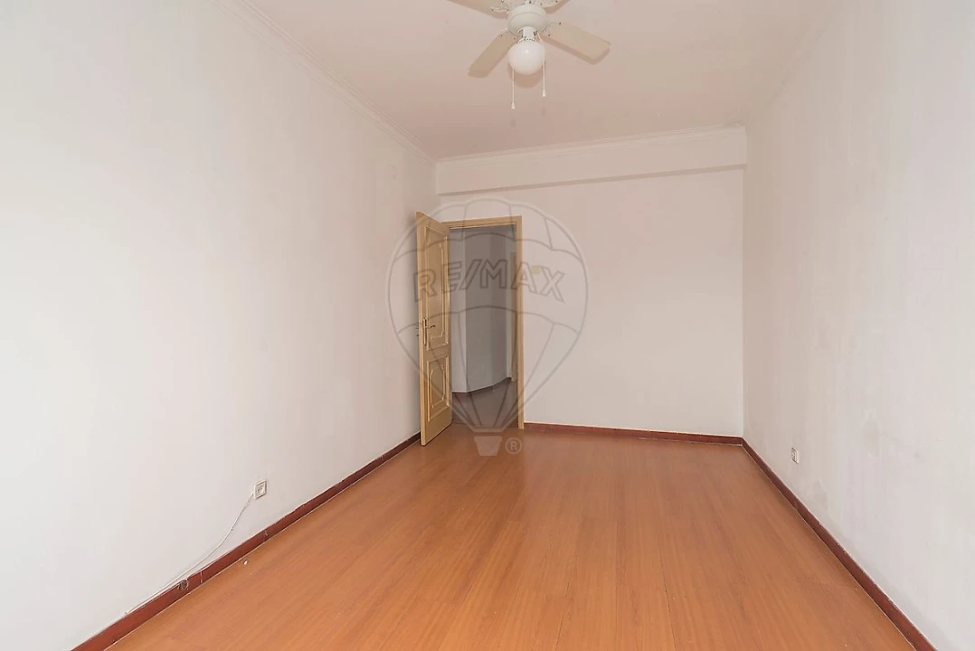 Apartamento T3 para Venda em Massamá e Monte Abraão Foto 20