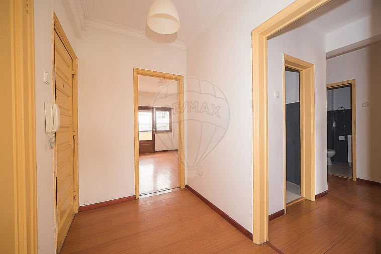 Apartamento T3 para Venda em Massamá e Monte Abraão Foto 3