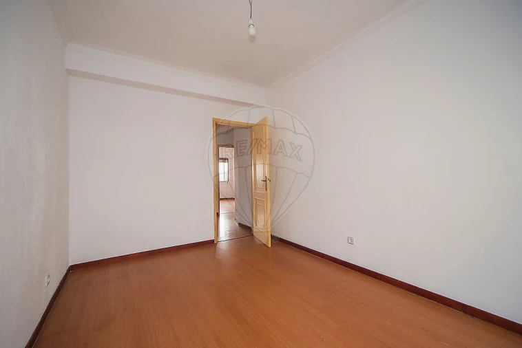 Apartamento T3 para Venda em Massamá e Monte Abraão Foto 13