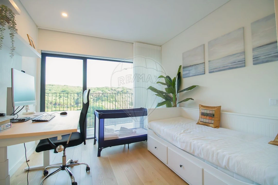 Apartamento T4 para Arrendamento em Algés, Linda-A-Velha e Cruz Quebrada-Dafundo Foto 9