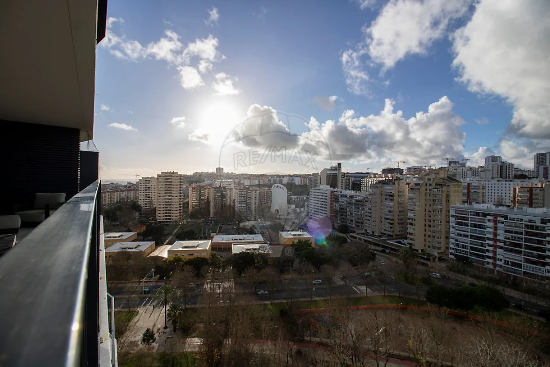 Apartamento T4 para Arrendamento em Algés, Linda-A-Velha e Cruz Quebrada-Dafundo Foto 10