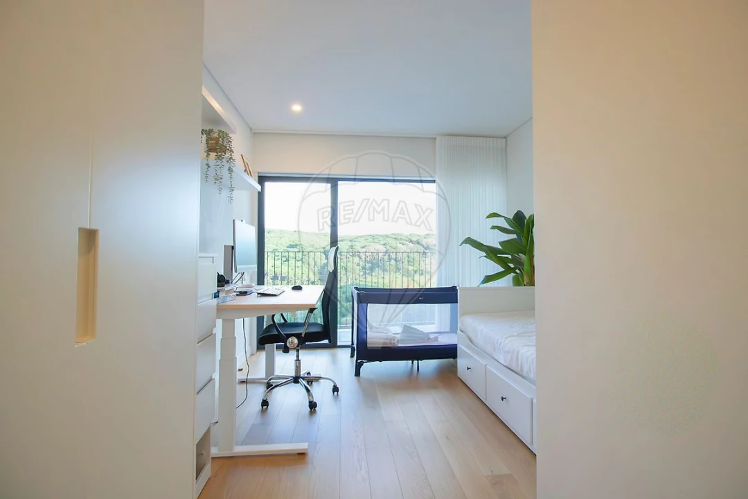 Apartamento T4 para Arrendamento em Algés, Linda-A-Velha e Cruz Quebrada-Dafundo Foto 8