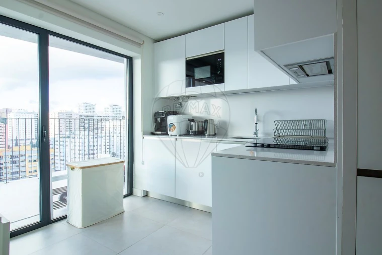 Apartamento T4 para Arrendamento em Algés, Linda-A-Velha e Cruz Quebrada-Dafundo Foto 5