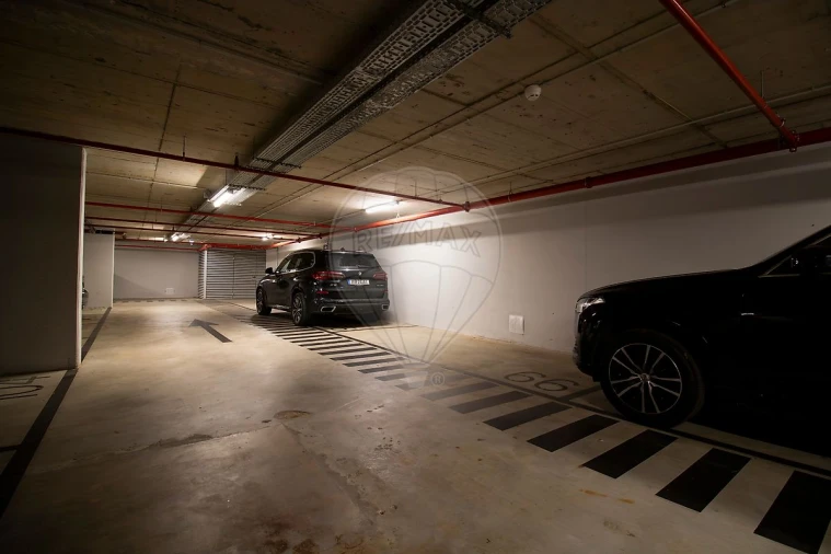 Apartamento T4 para Arrendamento em Algés, Linda-A-Velha e Cruz Quebrada-Dafundo Foto 24