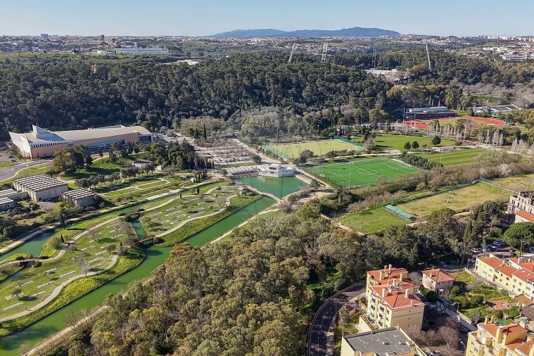 Apartamento T2 para Venda em Algés, Linda-A-Velha e Cruz Quebrada-Dafundo Foto 26