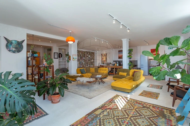 Apartamento T2 para Venda em Algés, Linda-A-Velha e Cruz Quebrada-Dafundo Foto 1