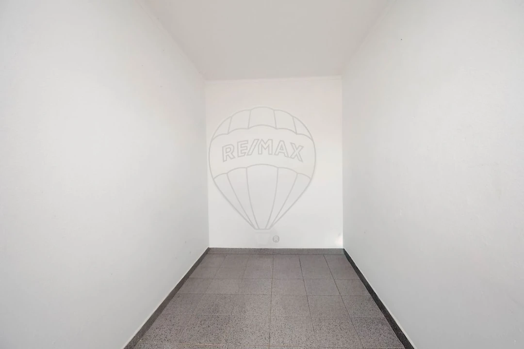 Apartamento T4 para Venda em Agualva e Mira-Sintra Foto 2