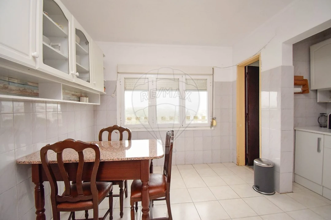 Apartamento T4 para Venda em Agualva e Mira-Sintra Foto 14