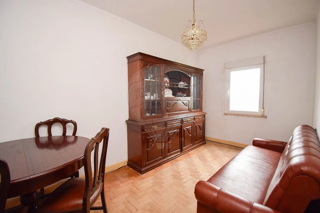 Apartamento T4 para Venda em Agualva e Mira-Sintra Foto 8