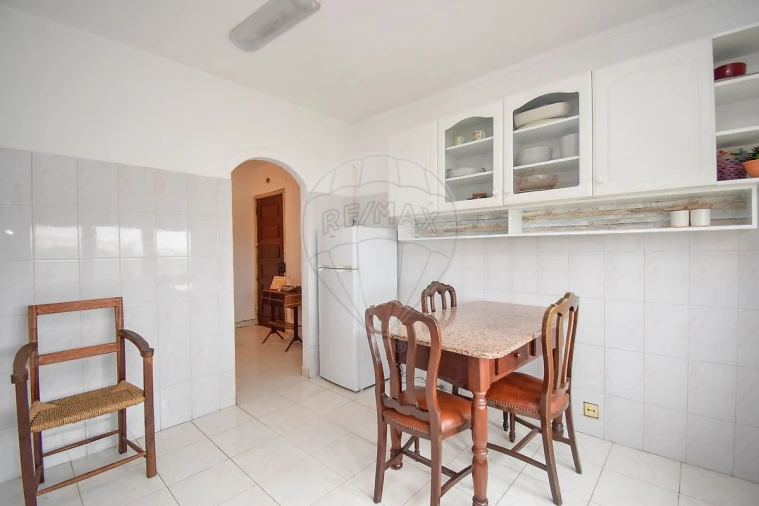 Apartamento T4 para Venda em Agualva e Mira-Sintra Foto 16