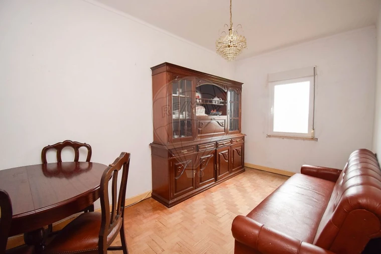 Apartamento T4 para Venda em Agualva e Mira-Sintra Foto 8