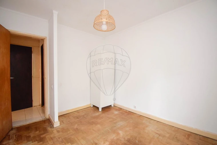 Apartamento T4 para Venda em Agualva e Mira-Sintra Foto 7