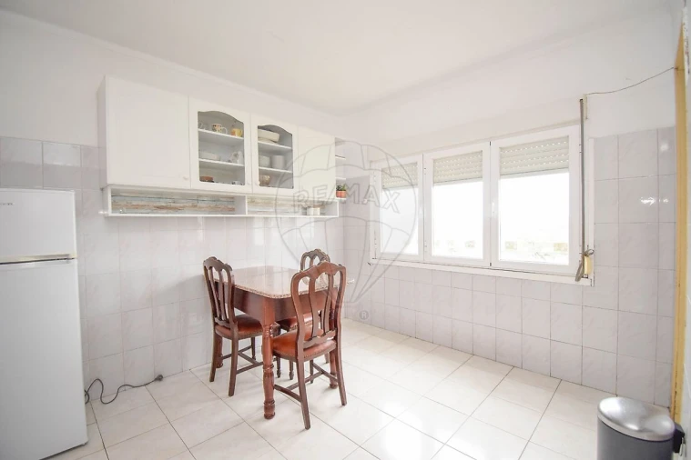 Apartamento T4 para Venda em Agualva e Mira-Sintra Foto 17