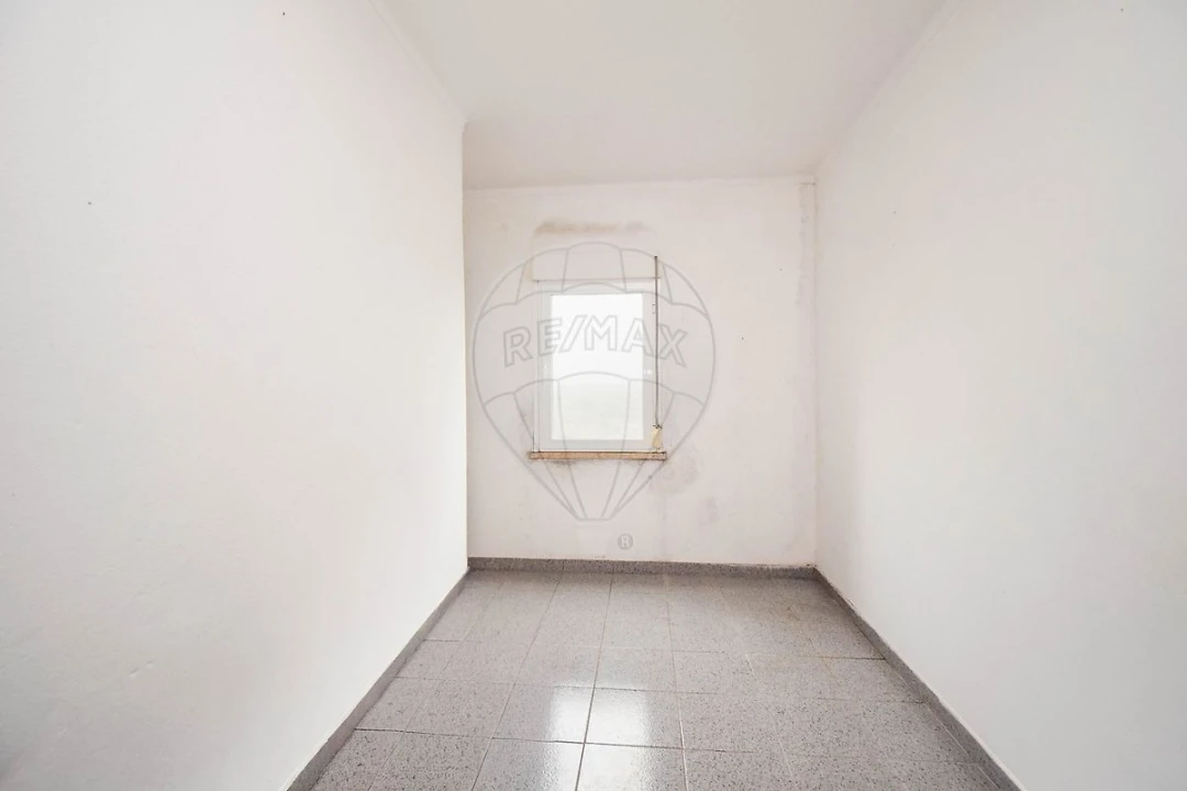 Apartamento T4 para Venda em Agualva e Mira-Sintra Foto 3