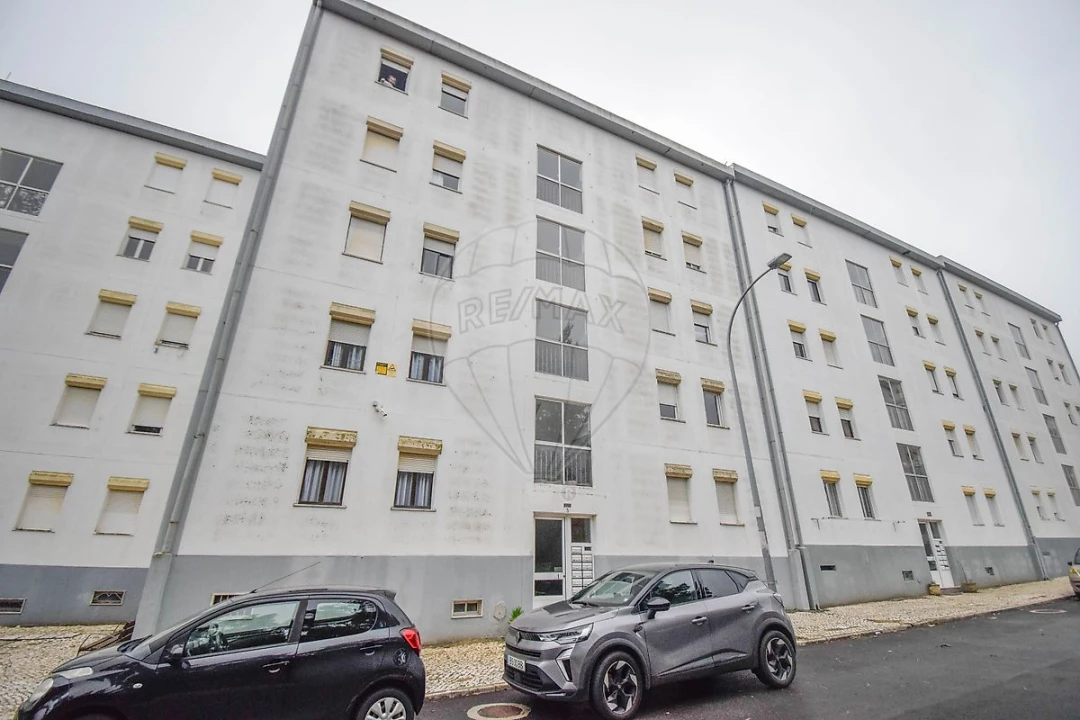 Apartamento T4 para Venda em Agualva e Mira-Sintra Foto 21