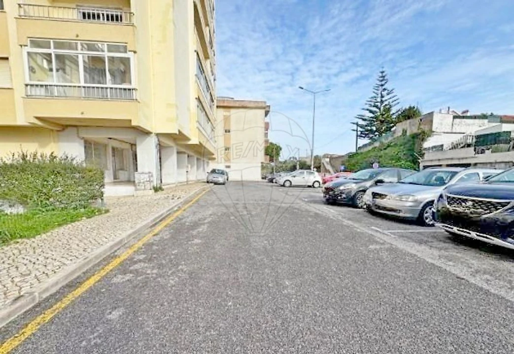 Apartamento T2 para Venda em Agualva e Mira-Sintra Foto 14