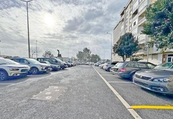 Apartamento T2 para Venda em Agualva e Mira-Sintra Foto 12