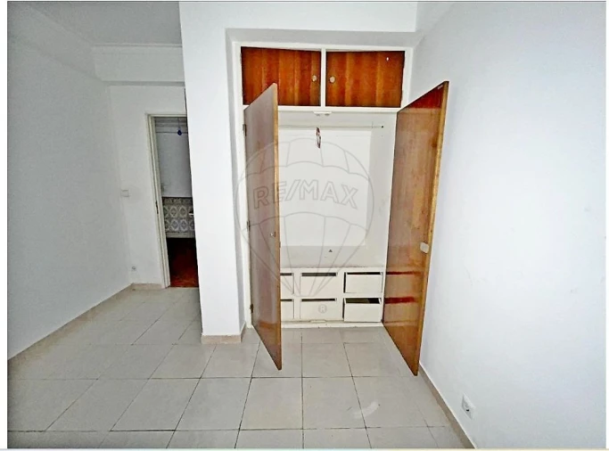 Apartamento T2 para Venda em Agualva e Mira-Sintra Foto 10