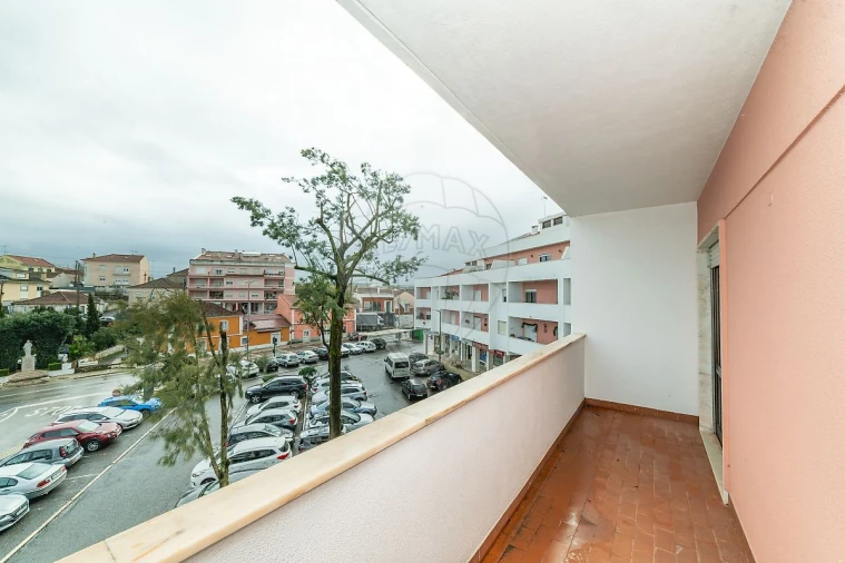 Apartamento T3 para Venda em Almargem do Bispo, Pêro Pinheiro e Montelavar Foto 9