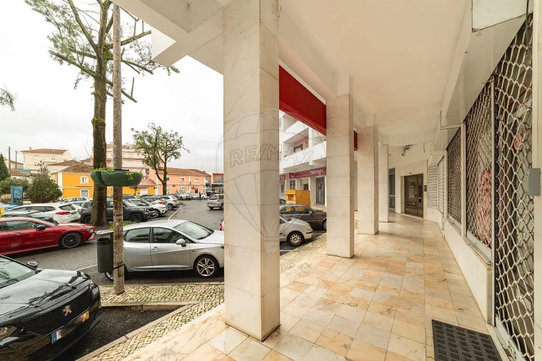 Apartamento T3 para Venda em Almargem do Bispo, Pêro Pinheiro e Montelavar Foto 28