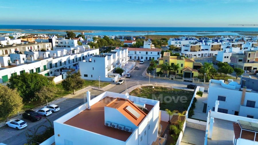 Moradia T5 para Venda em Moncarapacho e Fuseta