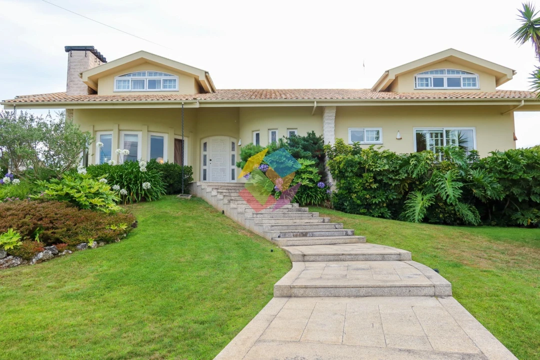 Moradia T5 para Venda em Ovar, São João, Arada e São Vicente de Pereira Jusã Foto 1