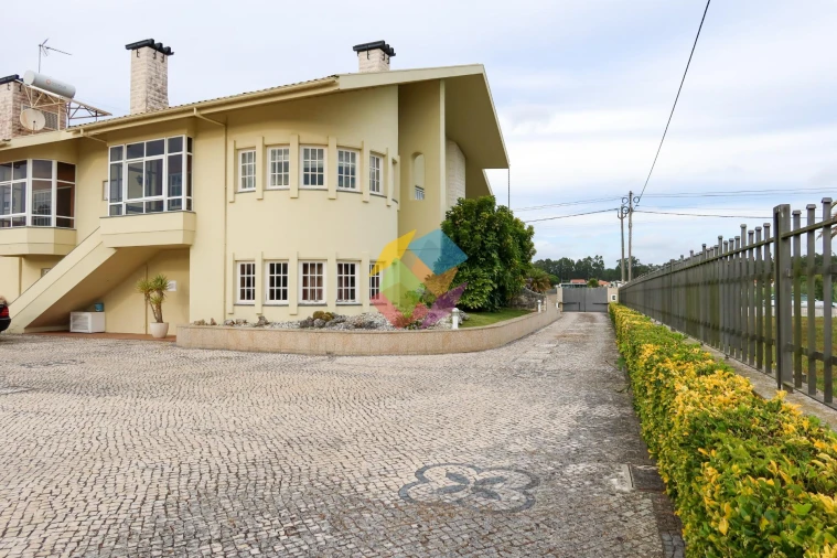 Moradia T5 para Venda em Ovar, São João, Arada e São Vicente de Pereira Jusã Foto 2