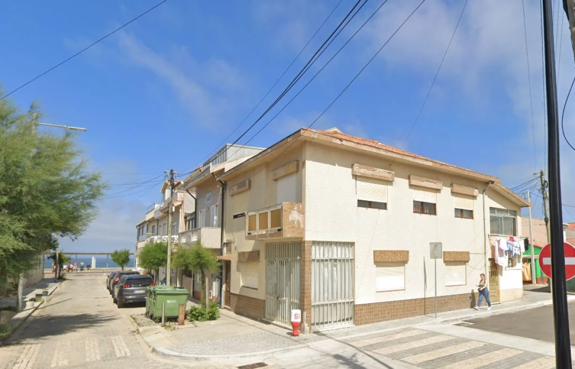 Apartamento T2 para Venda em Espinho Foto 2