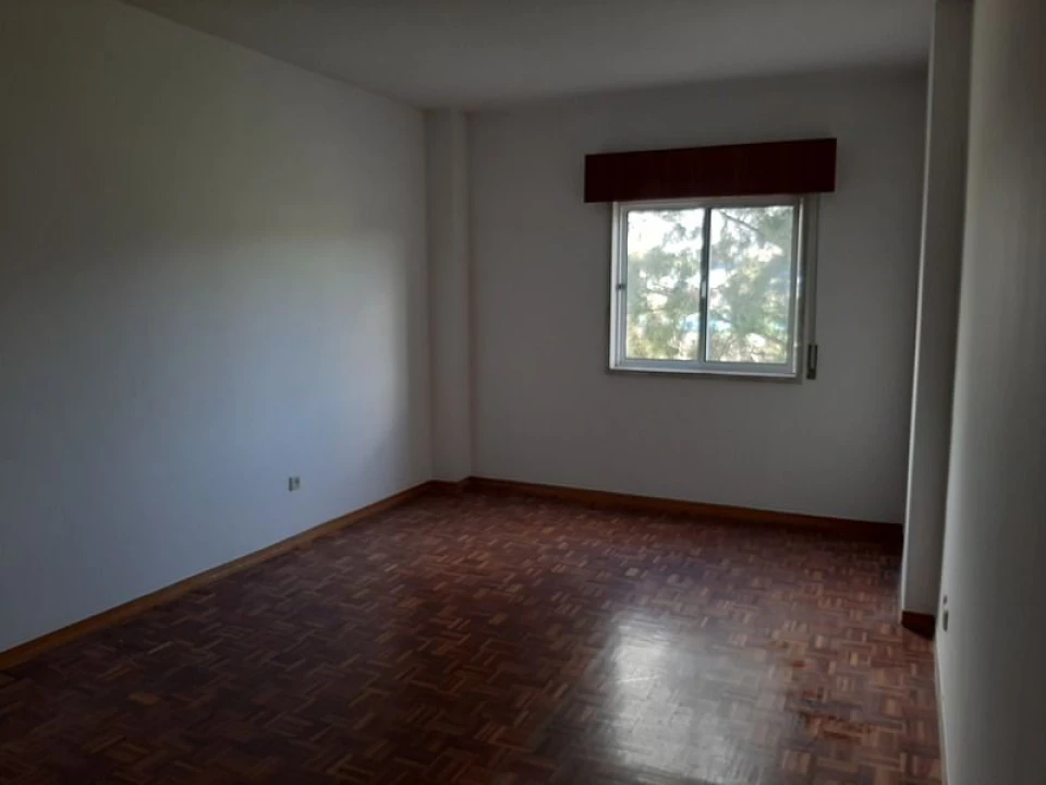 Apartamento T3 para Venda em Agualva e Mira-Sintra Foto 14