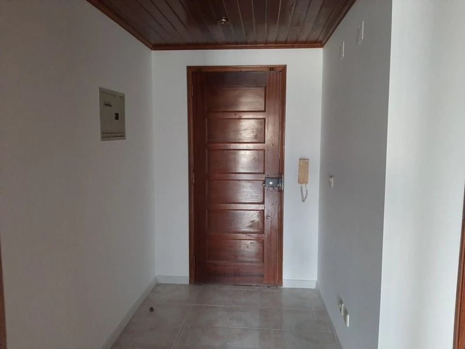 Apartamento T3 para Venda em Agualva e Mira-Sintra Foto 2