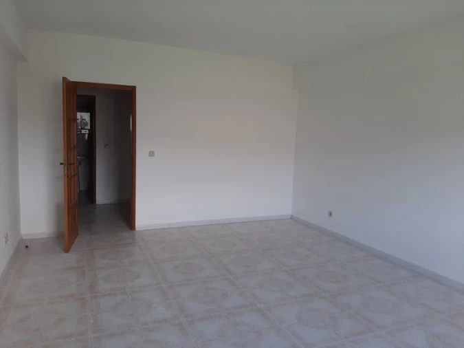 Apartamento T3 para Venda em Agualva e Mira-Sintra Foto 8