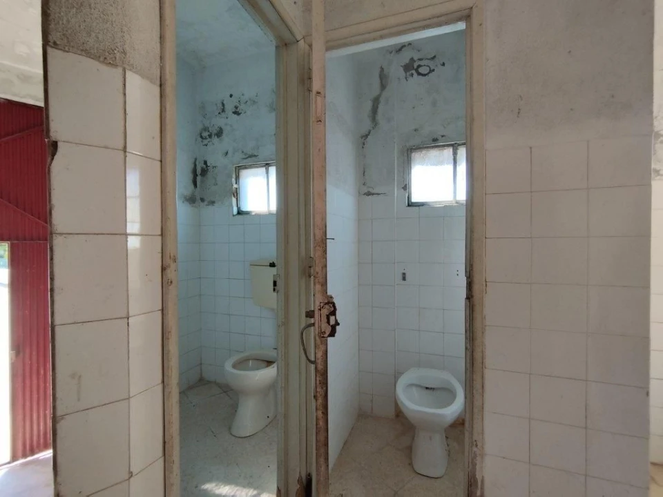 Armazém para Venda em Amendoa Foto 9