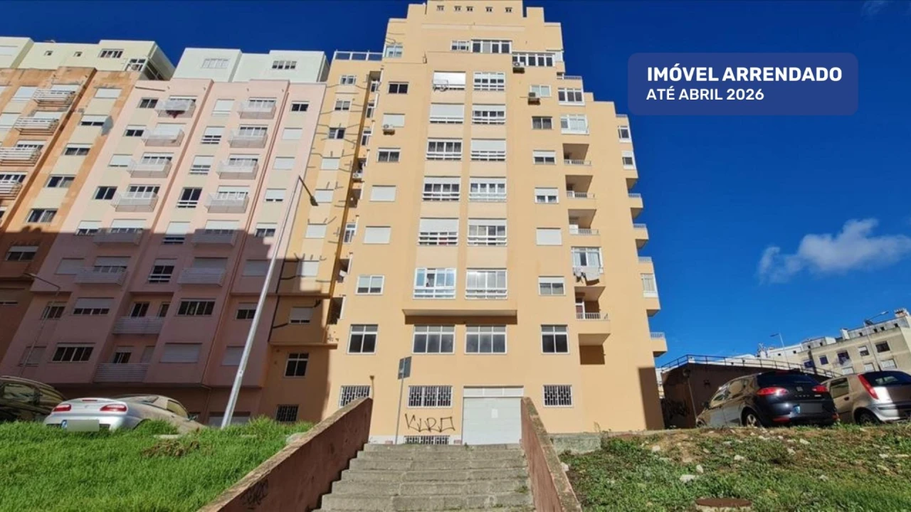 Apartamento T2 para Venda em Rio de Mouro Foto 1