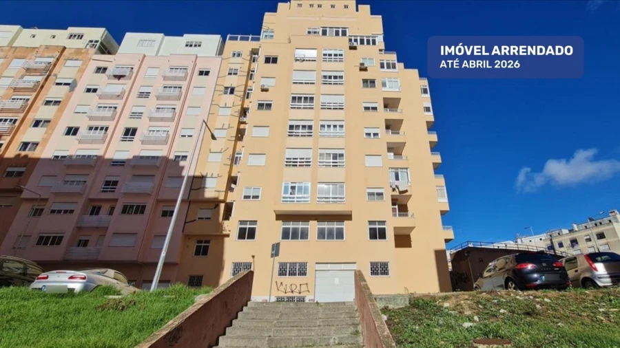 Apartamento T2 para Venda em Rio de Mouro Foto 1