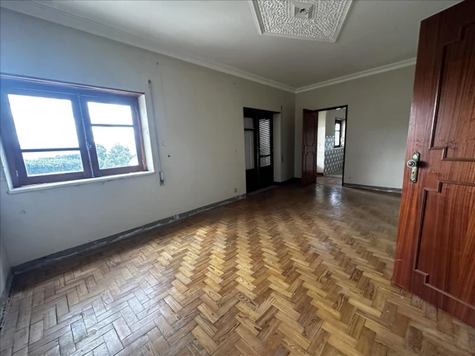 Moradia T6 para Venda em Nogueira do Cravo Foto 9