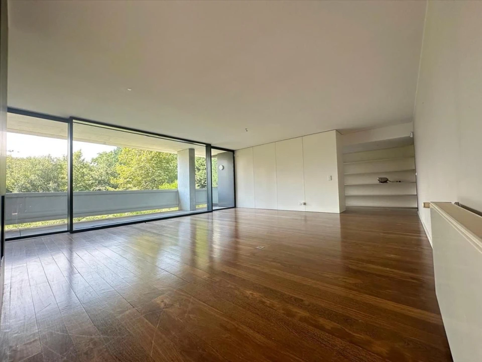 Apartamento T4 para Venda em Oliveira do Douro Foto 1