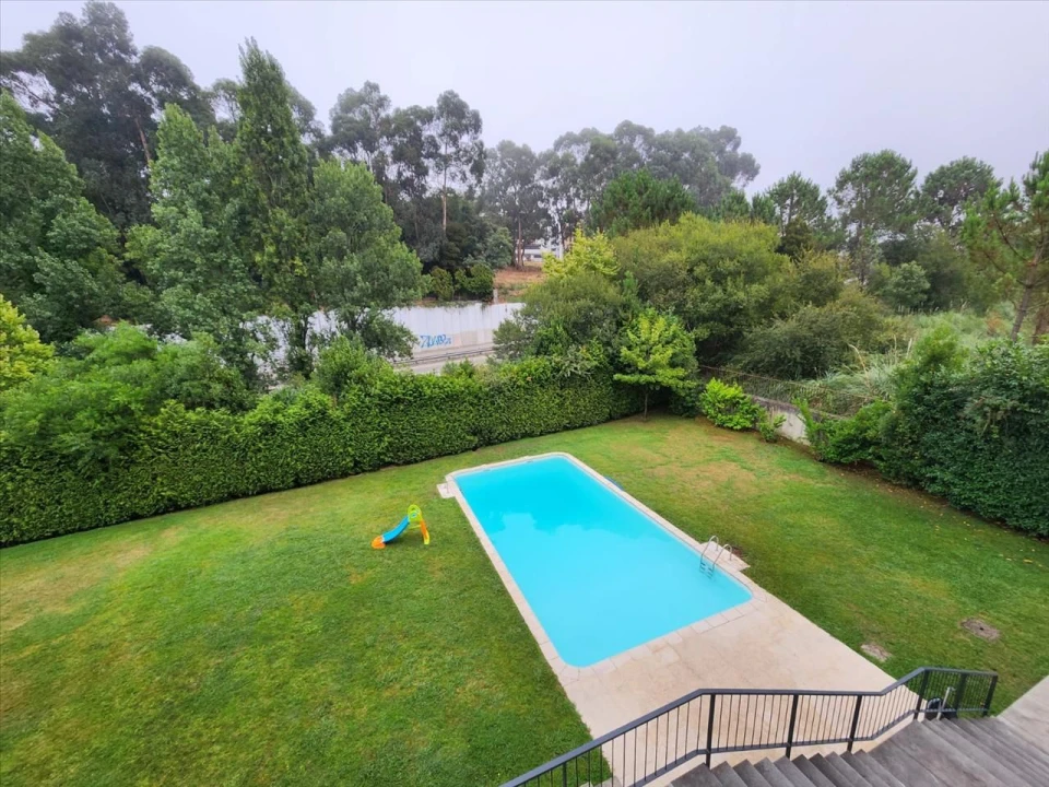 Apartamento T4 para Venda em Oliveira do Douro Foto 15